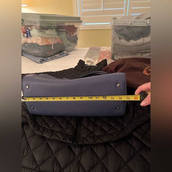 Tod's Blue Leather Tote/Satchel. Exceptional Condition. - Picture 14 of 16